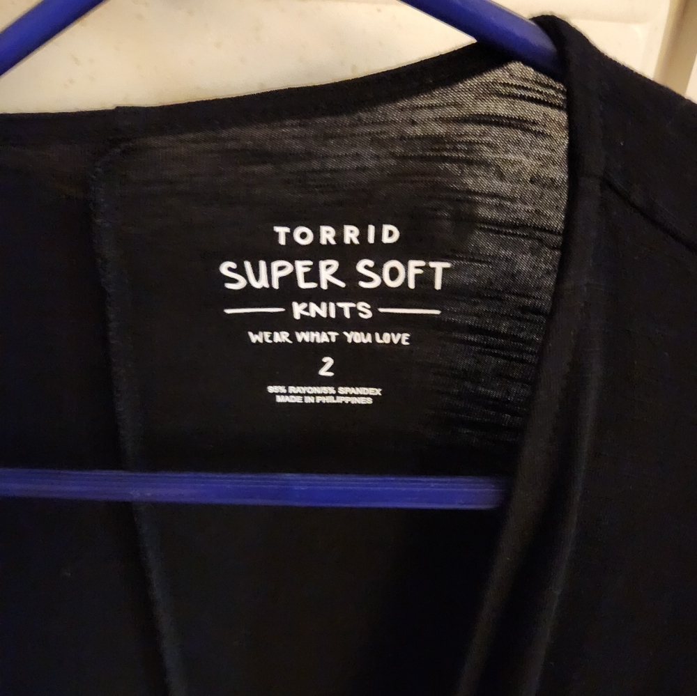 Torrid black sweater, cover. Size 2. Like new. Cascade front!